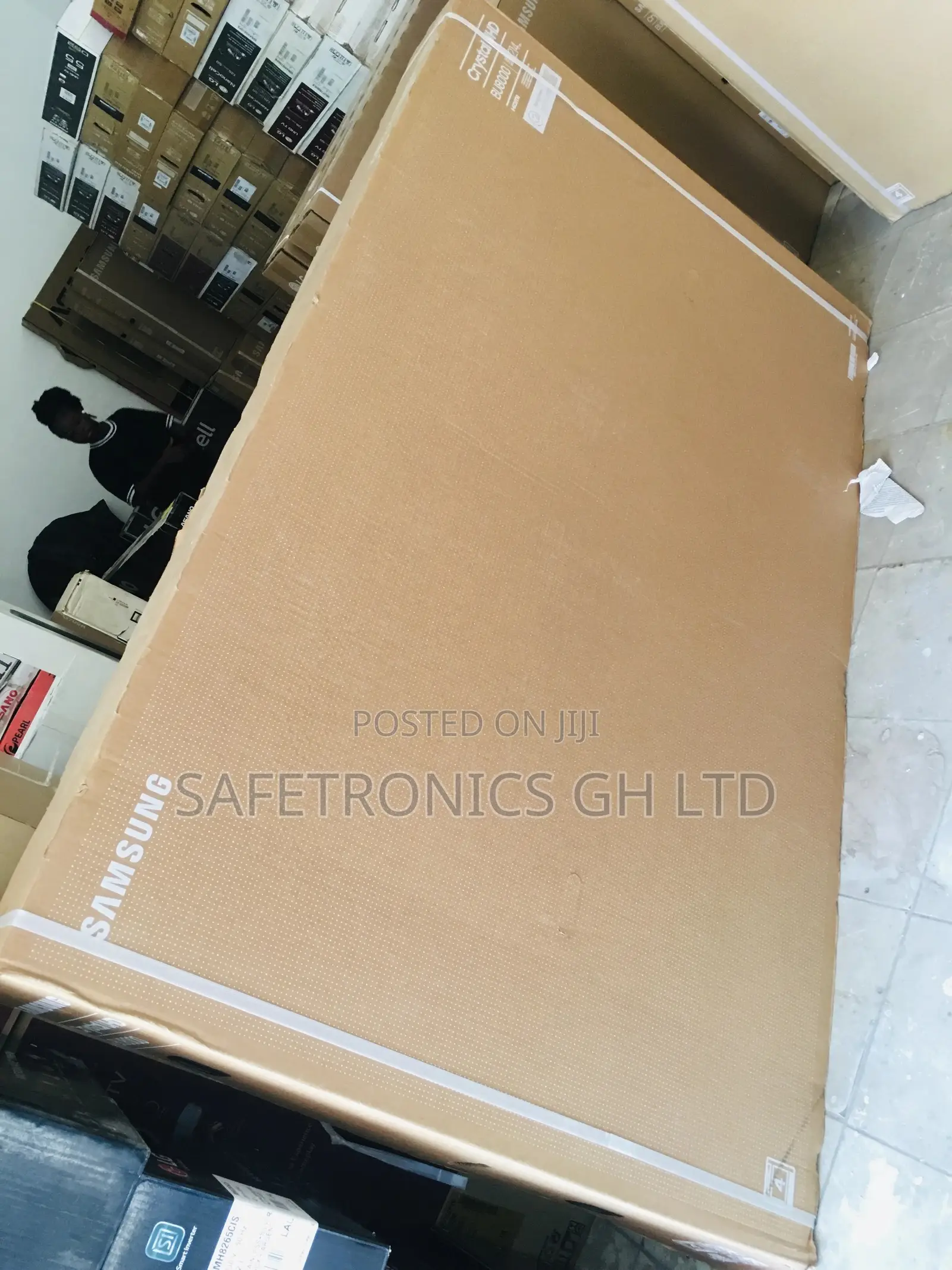 1m 38cm (55") BU8000 Crystal UHD Smart TV