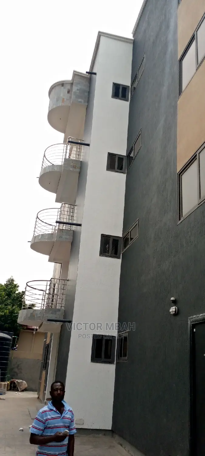 3bdrm Penthouse in Comm 25 Around, Tema Metropolitan for rent