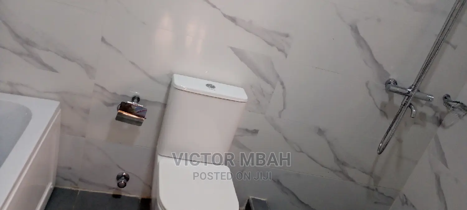 3bdrm Penthouse in Comm 25 Around, Tema Metropolitan for rent