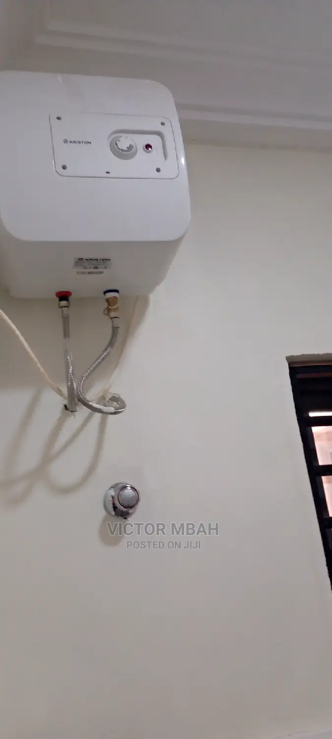 3bdrm Penthouse in Comm 25 Around, Tema Metropolitan for rent