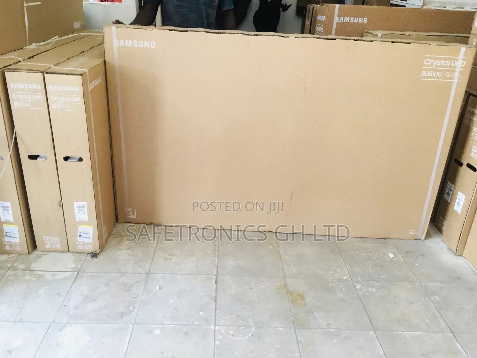 75" Crystal Uhd Bu8100 Smart TV