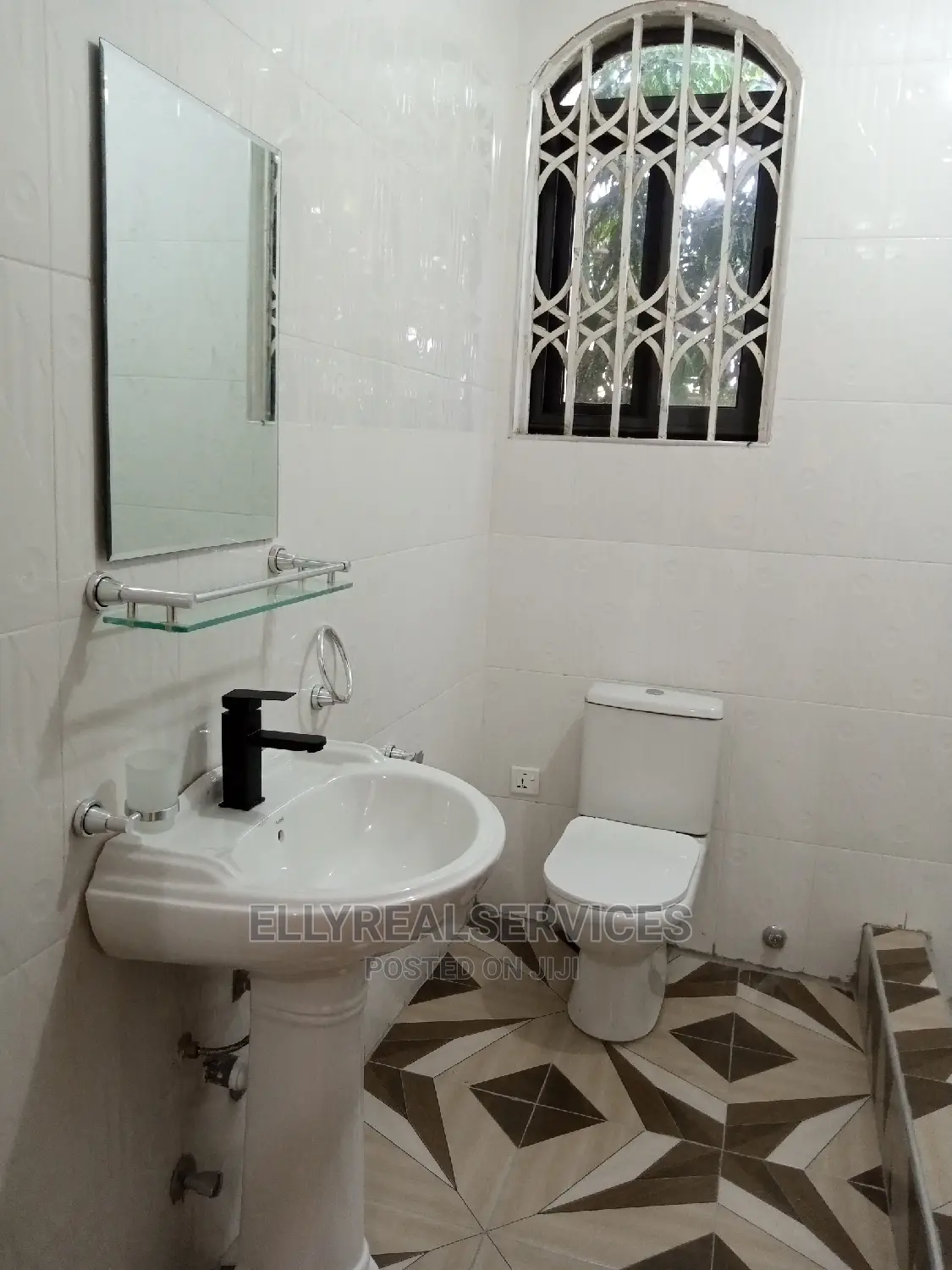 2bdrm Apartment in Elly Real Estate, Adenta for rent