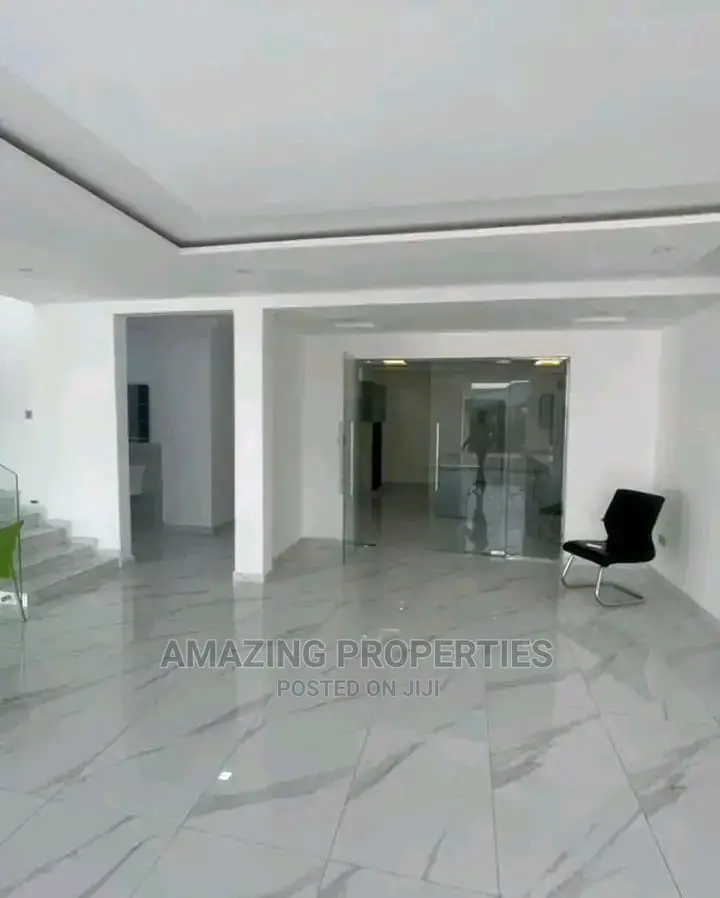 4bdrm House in East Legon for Sale