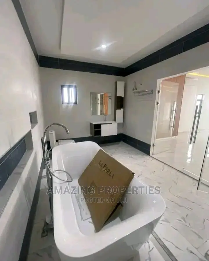 4bdrm House in East Legon for Sale