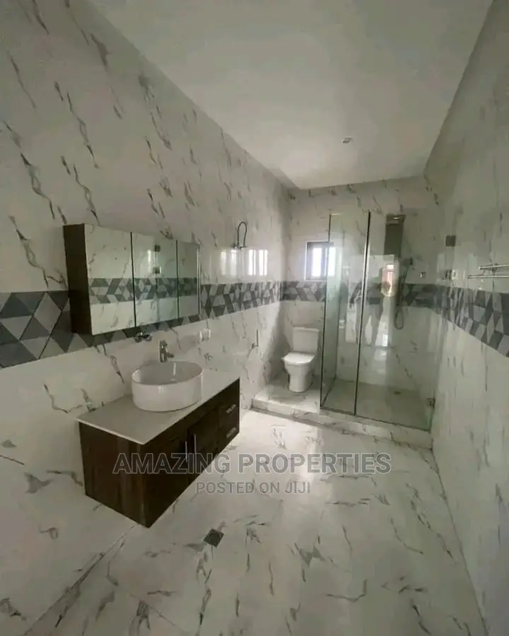 4bdrm House in East Legon for Sale