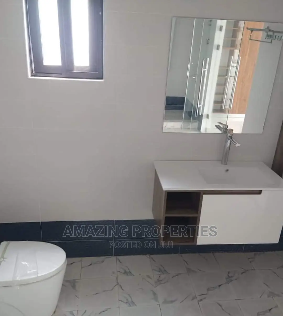 4bdrm House in East Legon for Sale