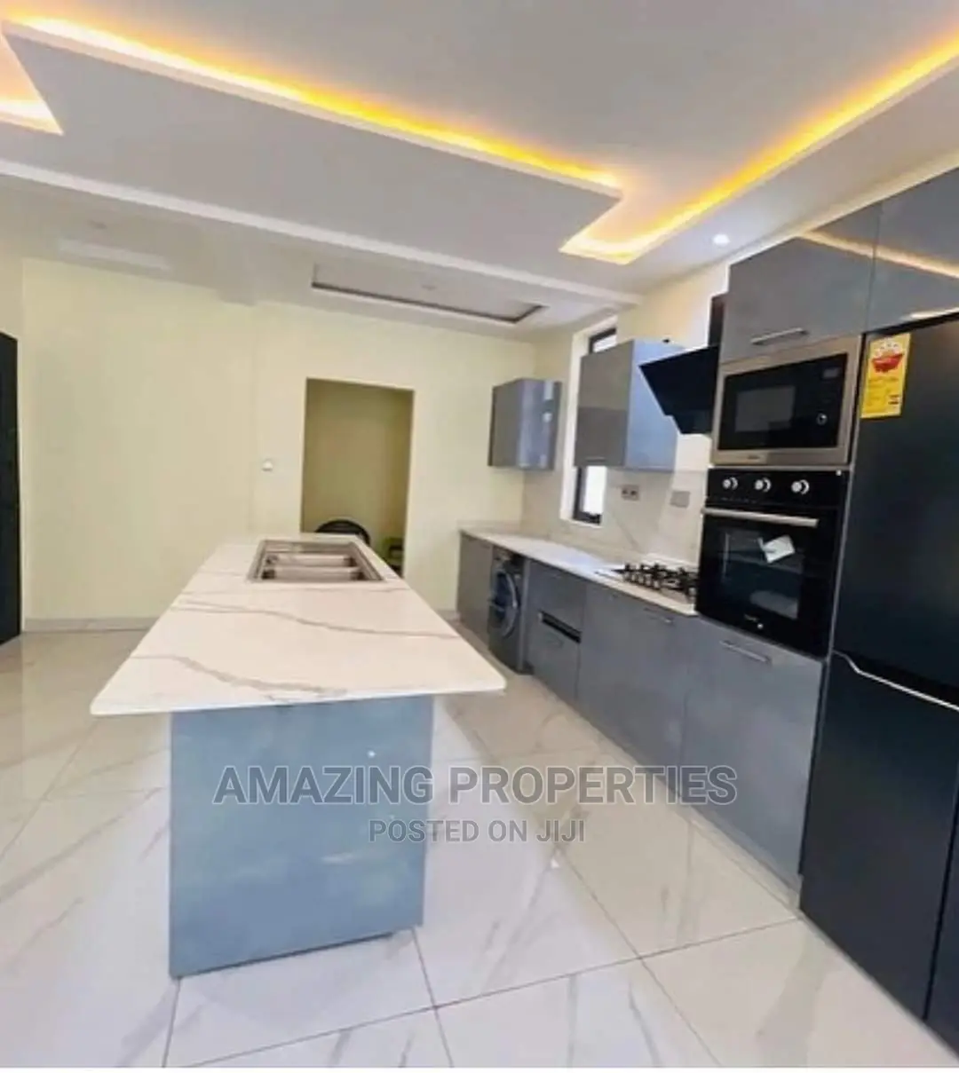 4bdrm House in East Legon for Sale