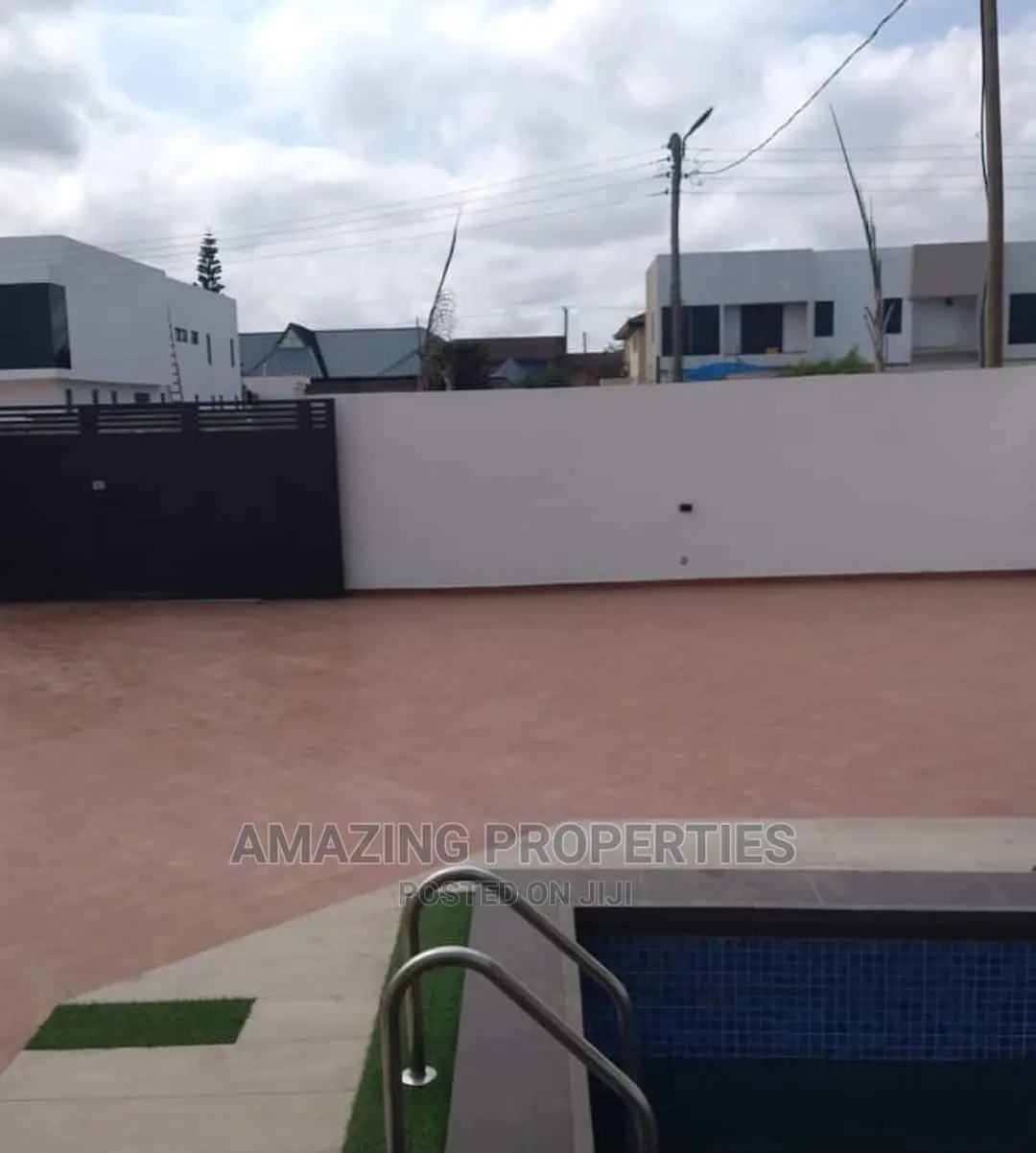4bdrm House in East Legon for Sale