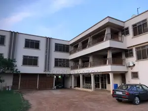 10bdrm Block of Flats in Frafraha, Adenta for sale