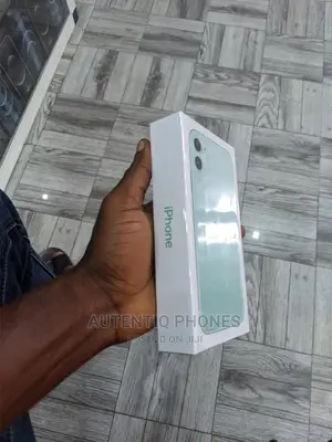 New Apple iPhone 11 128 GB Green