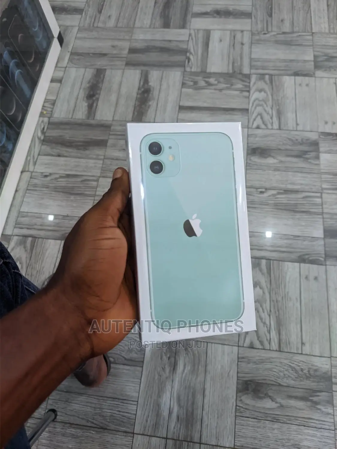 New Apple iPhone 11 128 GB Green