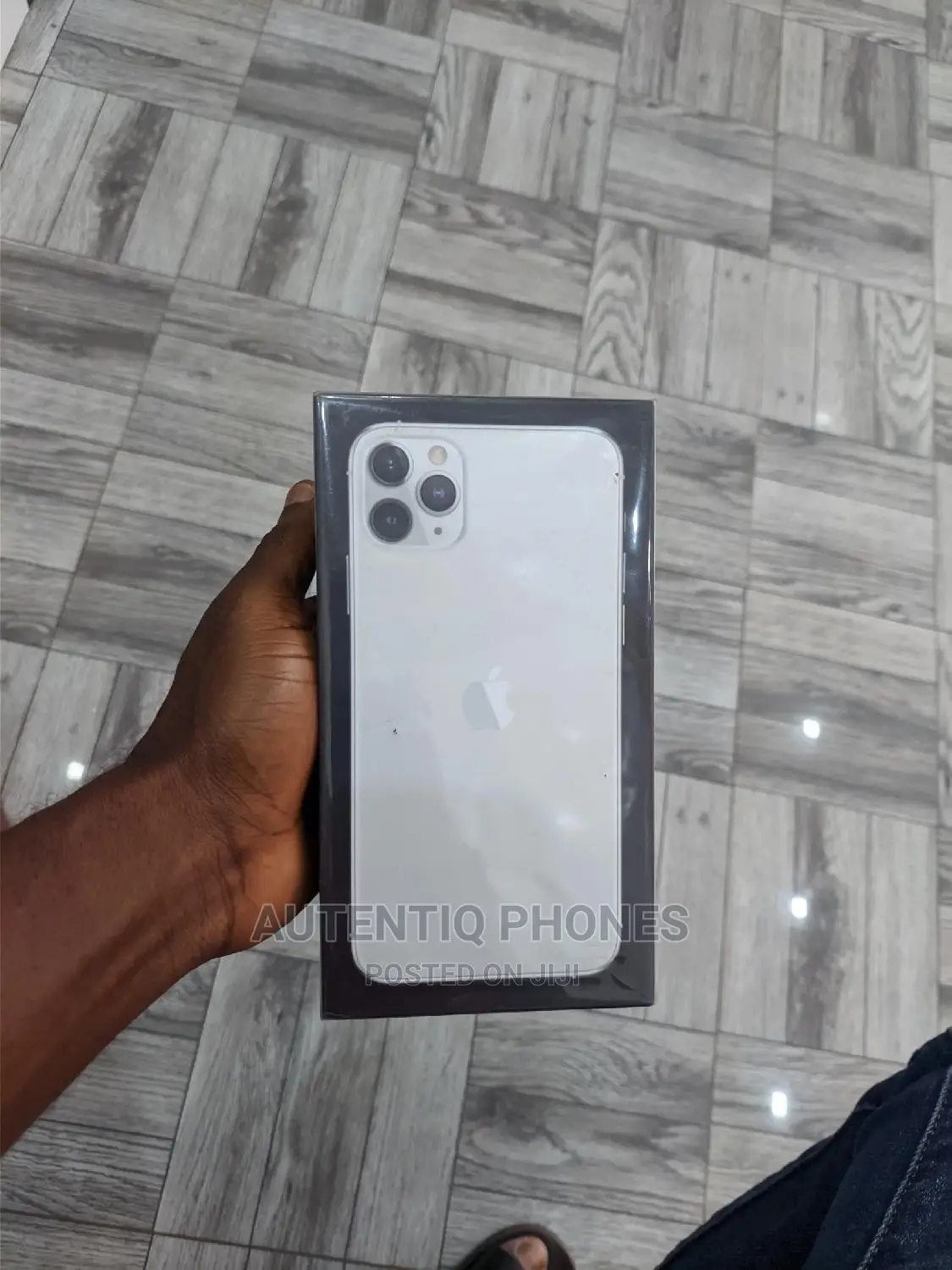 New Apple iPhone 11 Pro Max 256 GB Gold
