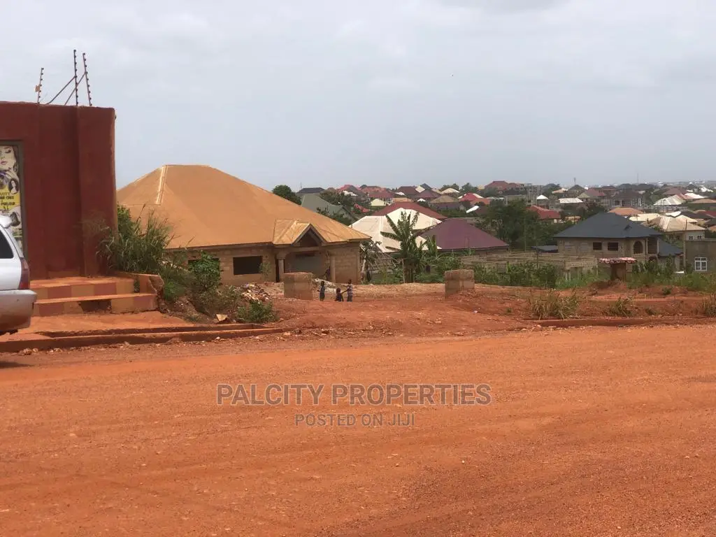 6bdrm House in Santasi Darko, Kumasi Metropolitan for Sale