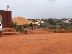 6bdrm House in Santasi Darko, Kumasi Metropolitan for Sale