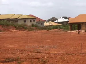 6bdrm House in Santasi Darko, Kumasi Metropolitan for Sale