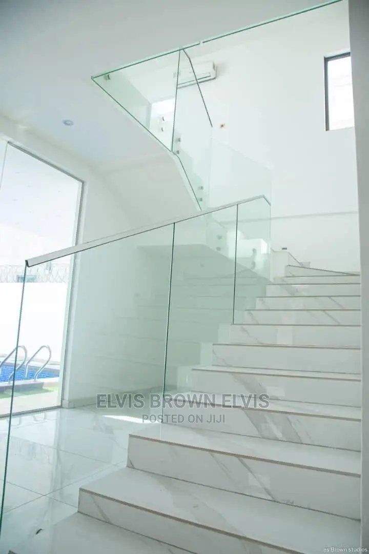 4bdrm Mansion in Living Large, East Legon for Sale