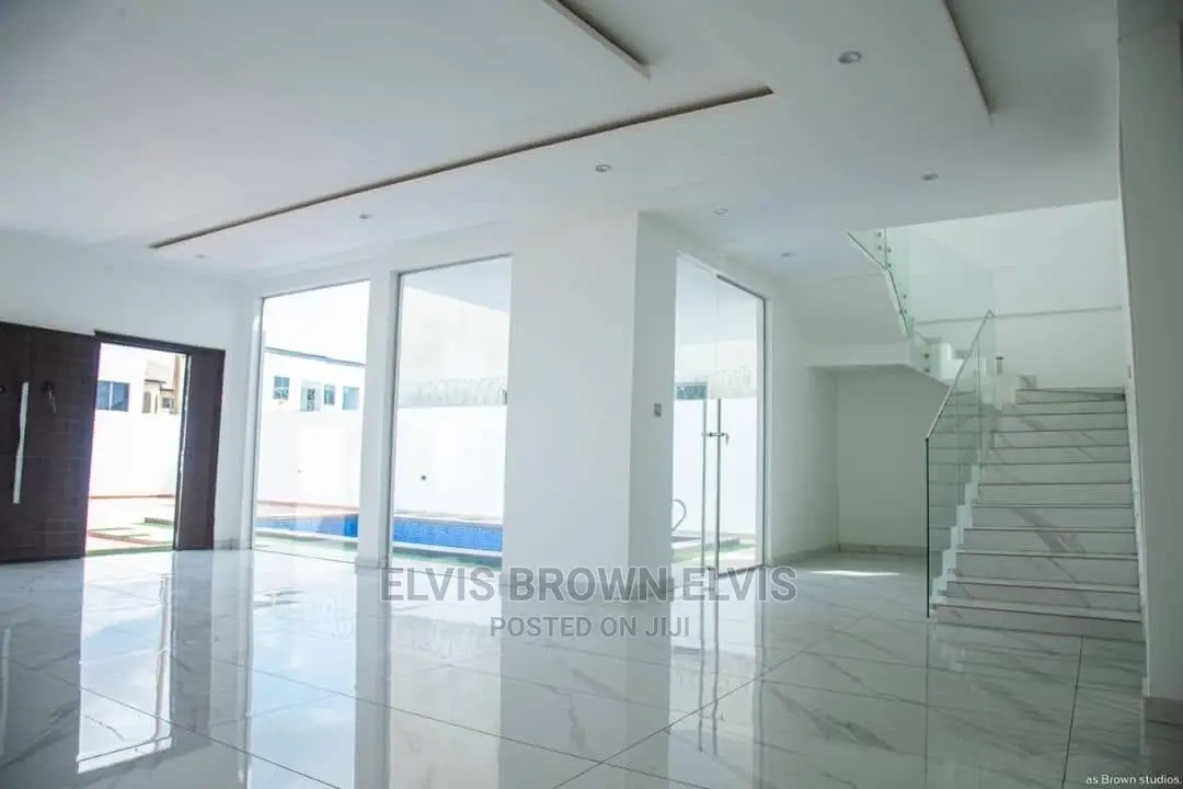 4bdrm Mansion in Living Large, East Legon for Sale