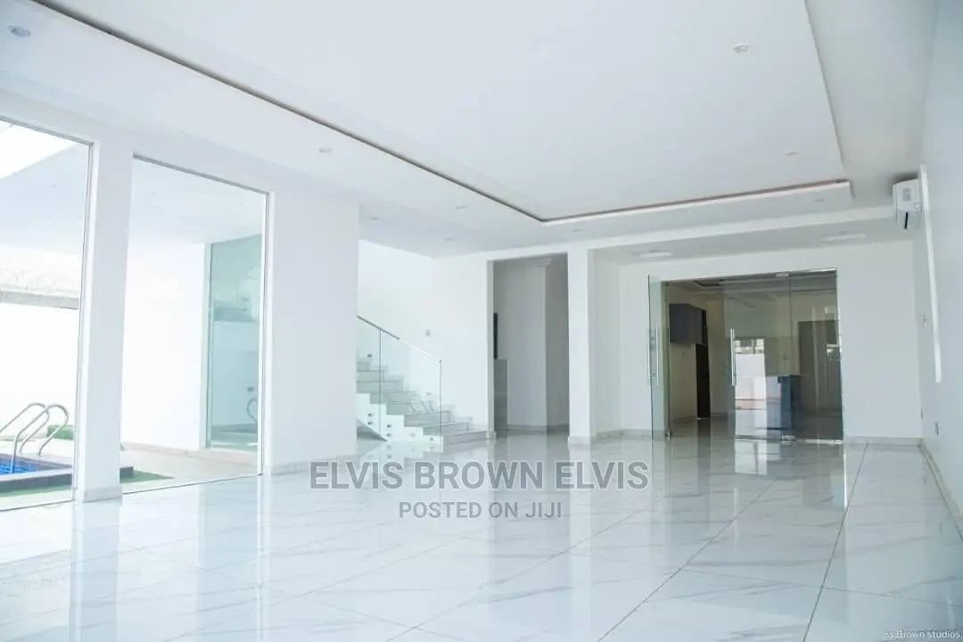 4bdrm Mansion in Living Large, East Legon for Sale