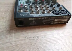 Behringer XENYX 1002 Studio Mixer