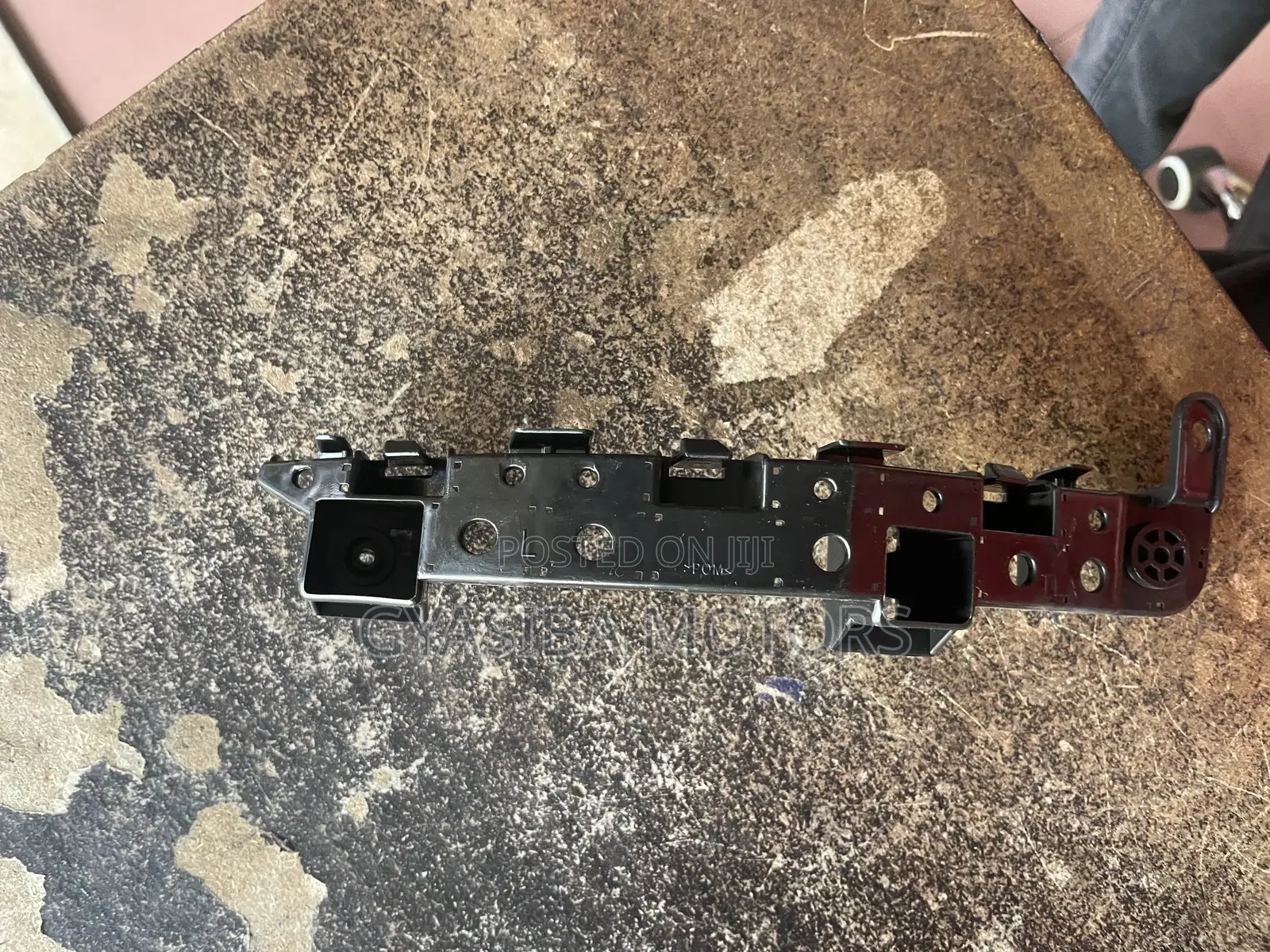 CRV 2017-2021 Fender Lock