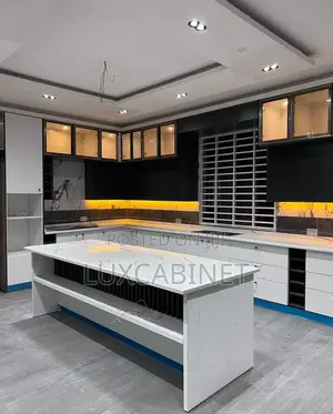 Customize Kitchen Cabinets