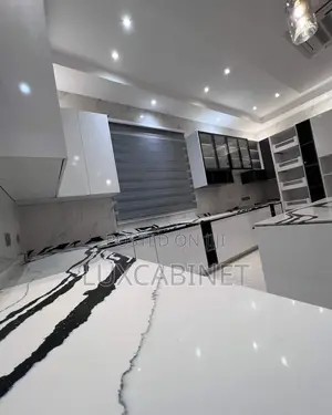 Customize Kitchen Cabinets