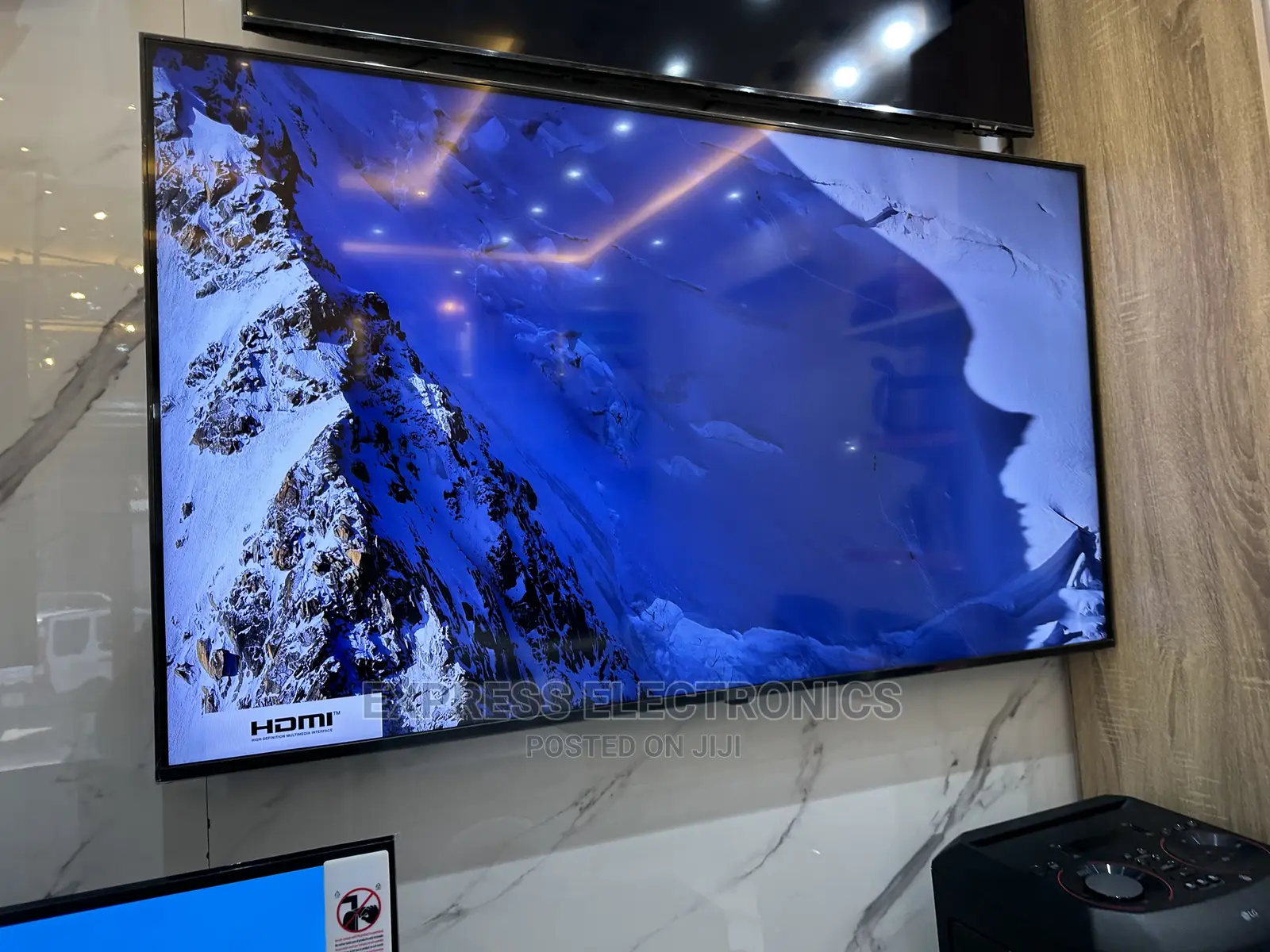 55UQ7000 UHD LG Fresh in Box