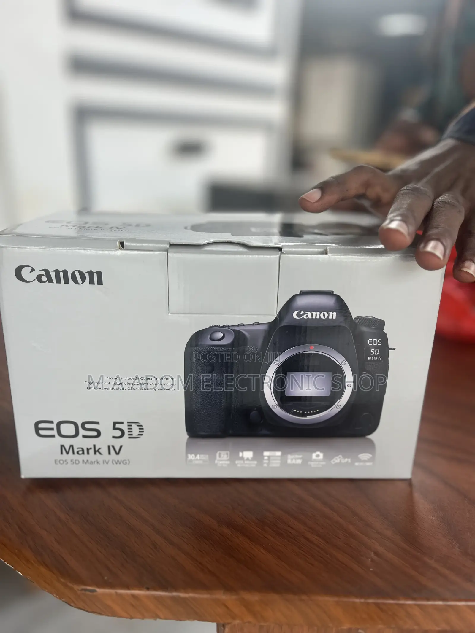 Canon Eos 5d Mark Iv With Lens 24-105mm