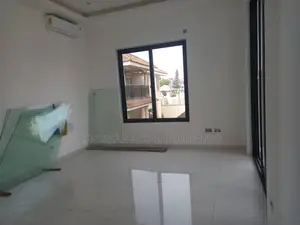 4bdrm House in East Legon, Adjiriganor for sale
