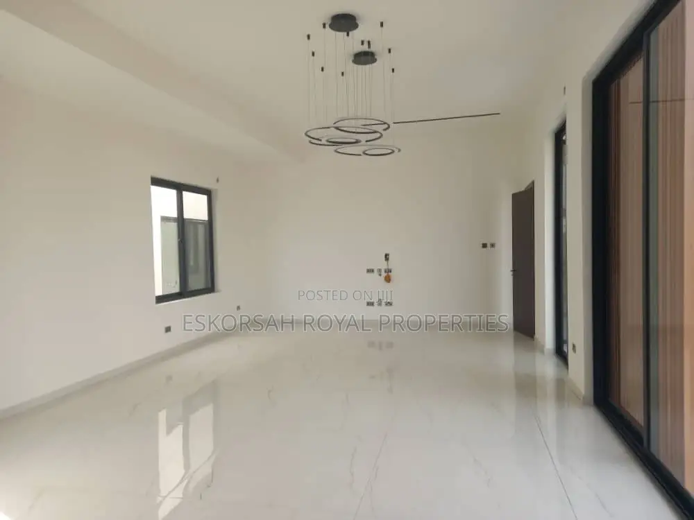 4bdrm House in East Legon, Adjiriganor for sale