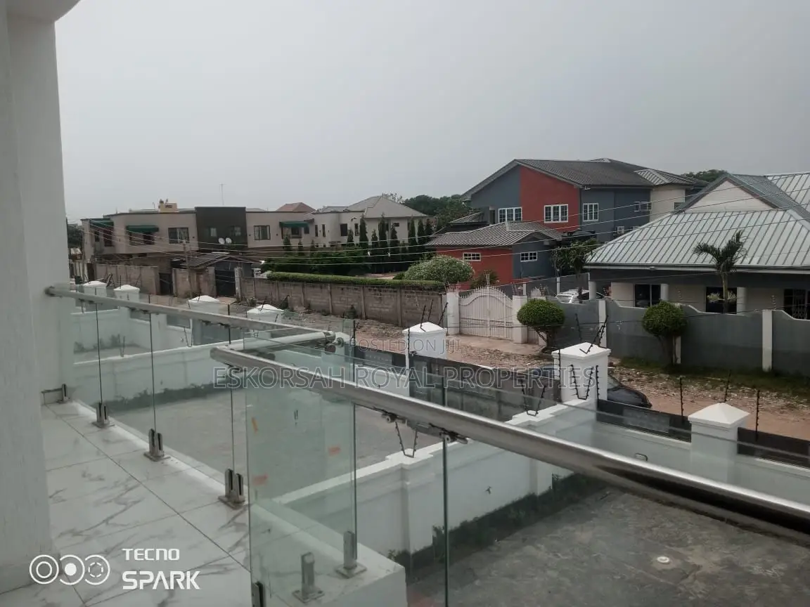 4bdrm House in Obinim, Adjiriganor for sale