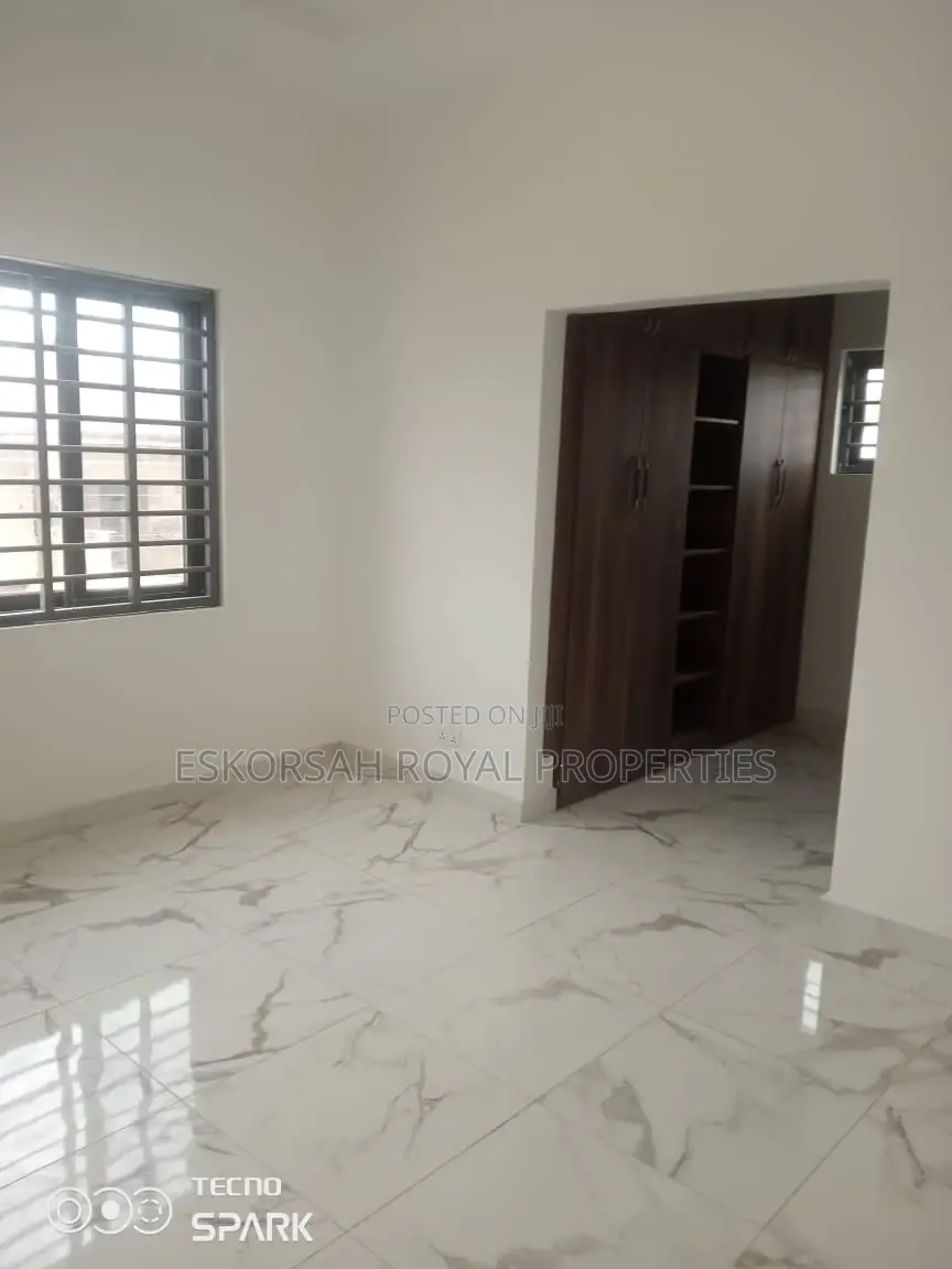 4bdrm House in Obinim, Adjiriganor for sale