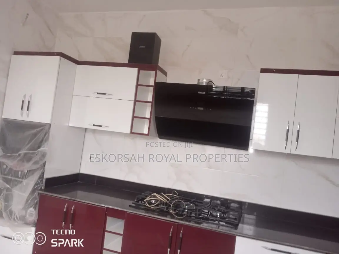 4bdrm House in Obinim, Adjiriganor for sale