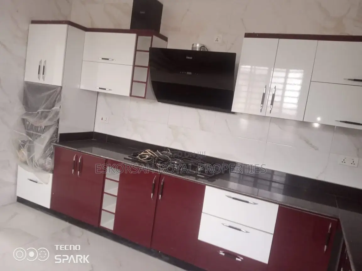 4bdrm House in Obinim, Adjiriganor for sale