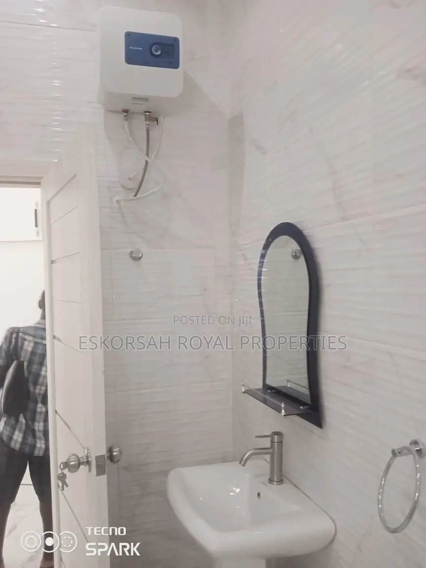 4bdrm House in Obinim, Adjiriganor for sale