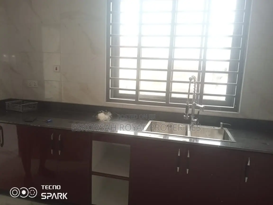 4bdrm House in Obinim, Adjiriganor for sale