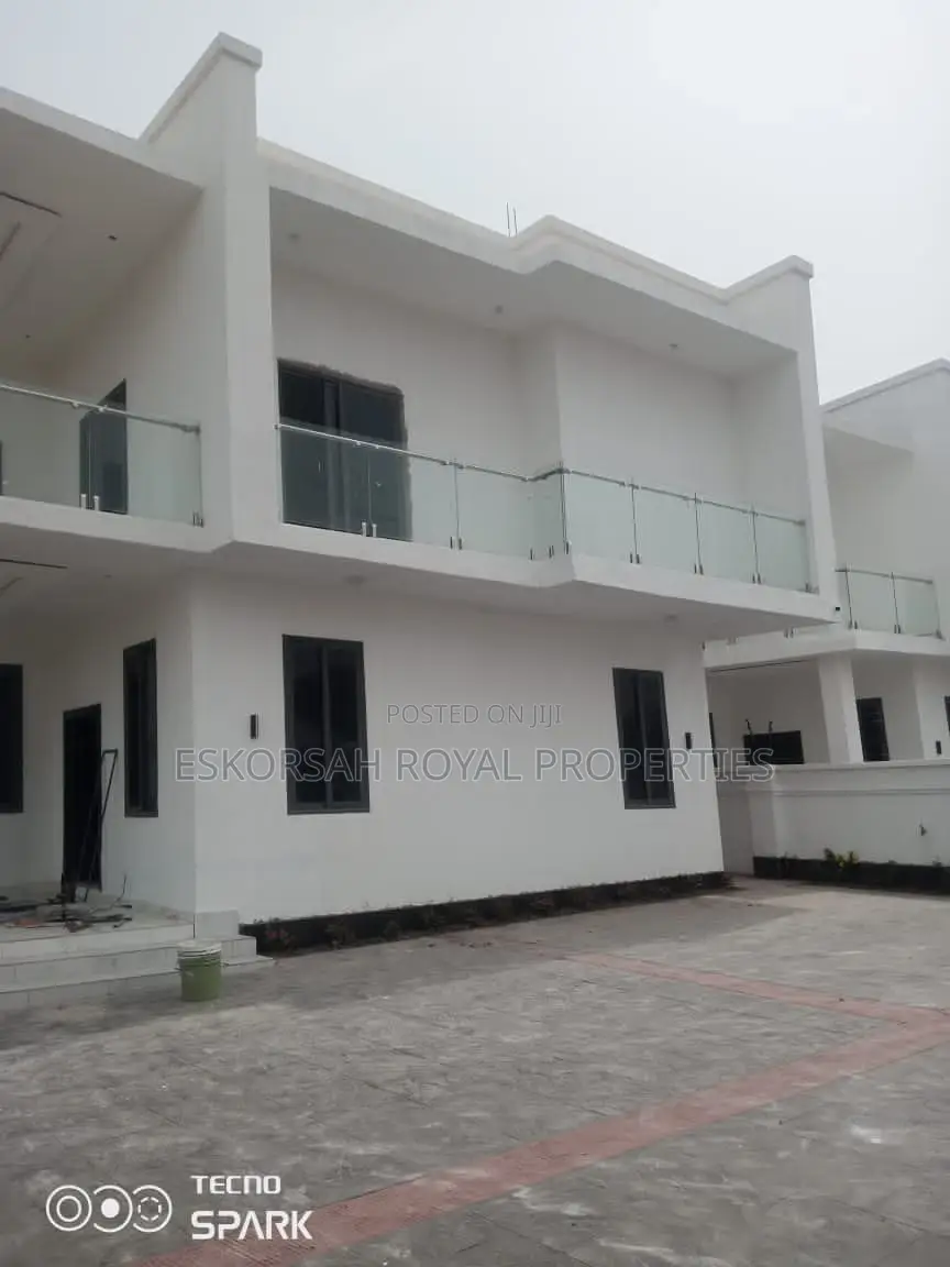 4bdrm House in Obinim, Adjiriganor for sale