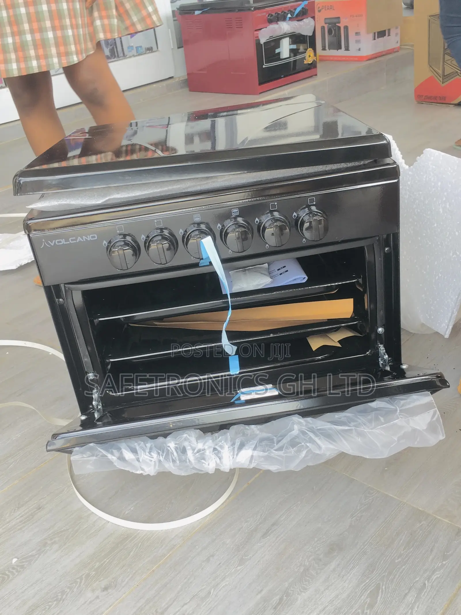 Volcano Mini Black 4 Burner Gas Cooker 50×50 Oven and Grill