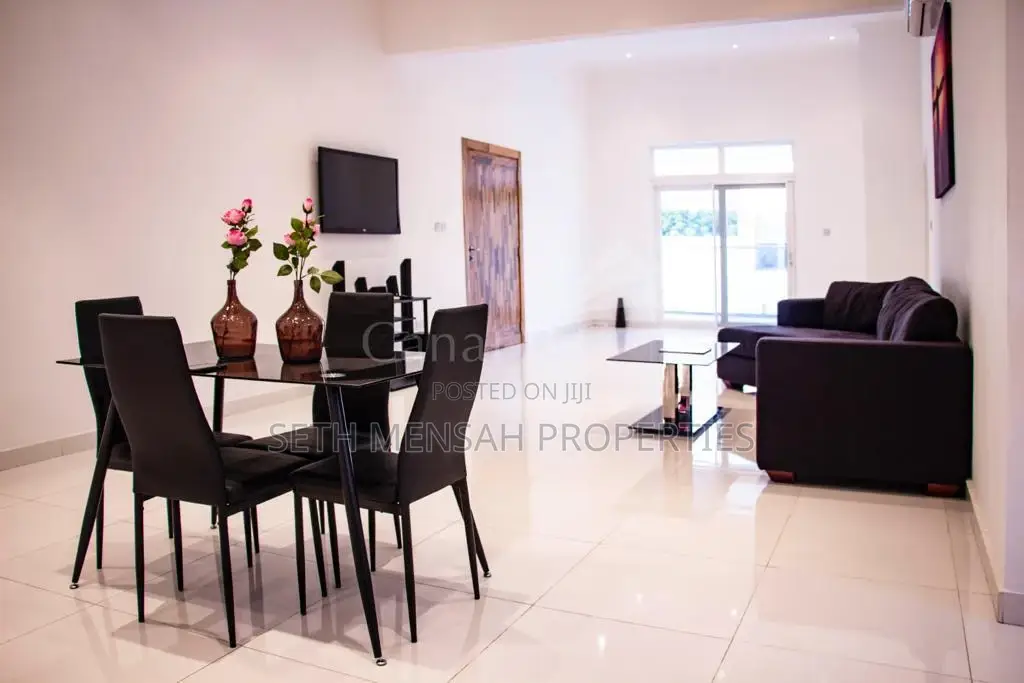 5bdrm House in Skm, Airport Residential Area for Sale