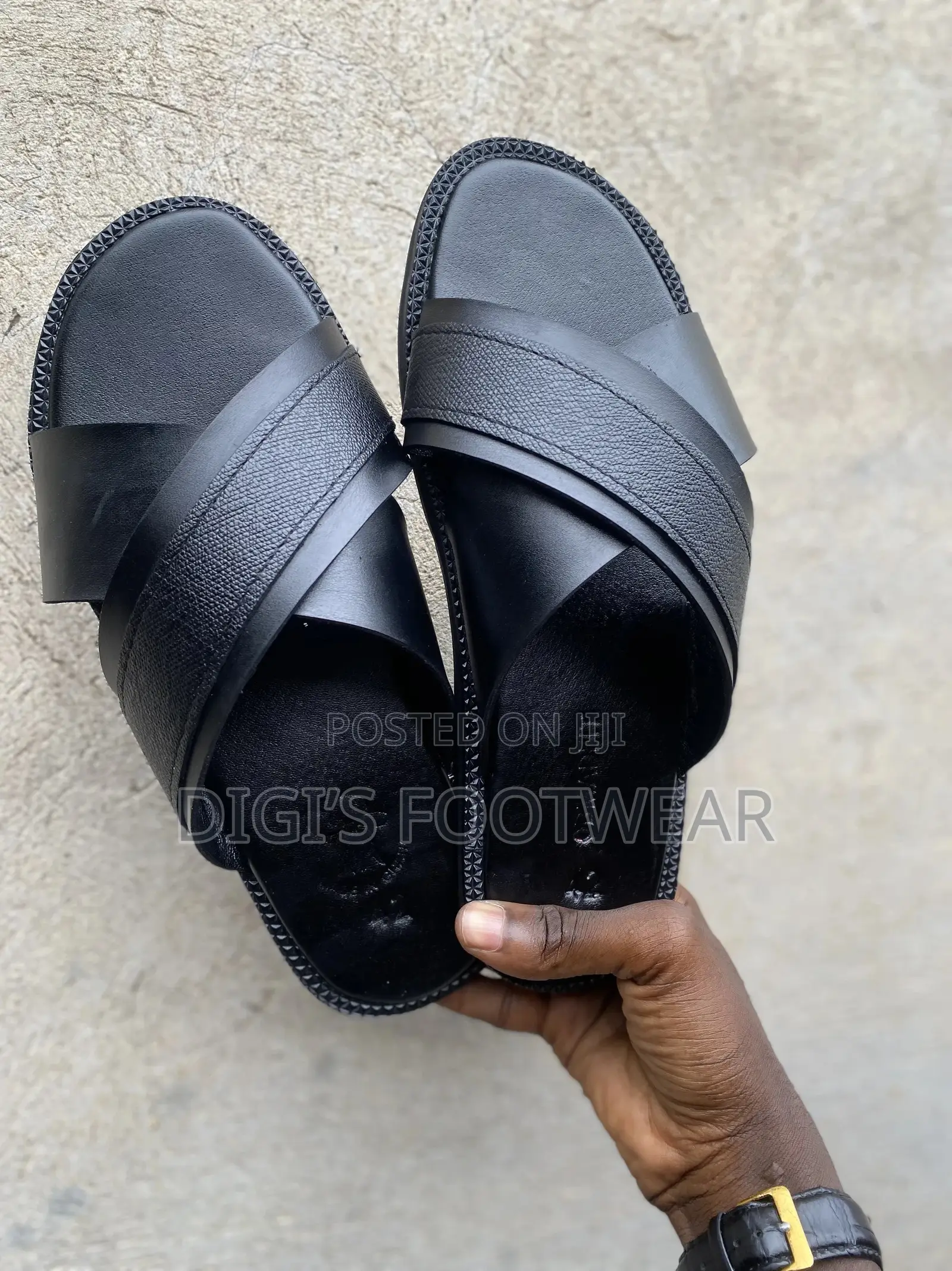 Black Chunk Slipper