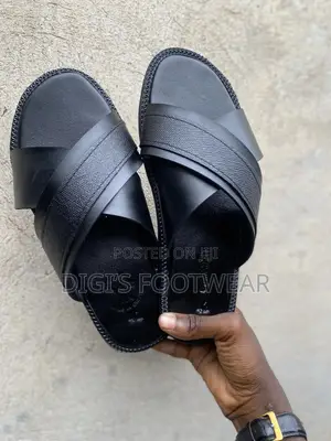 Black Chunk Slipper