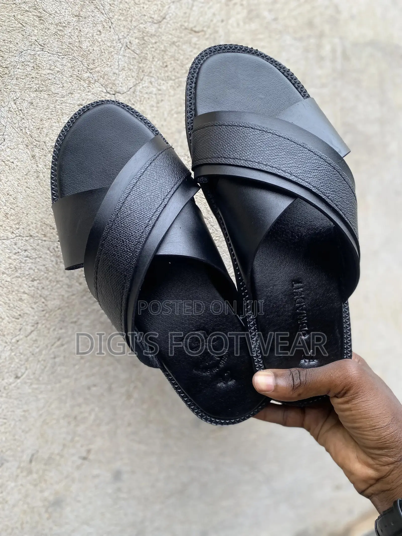 Black Chunk Slipper