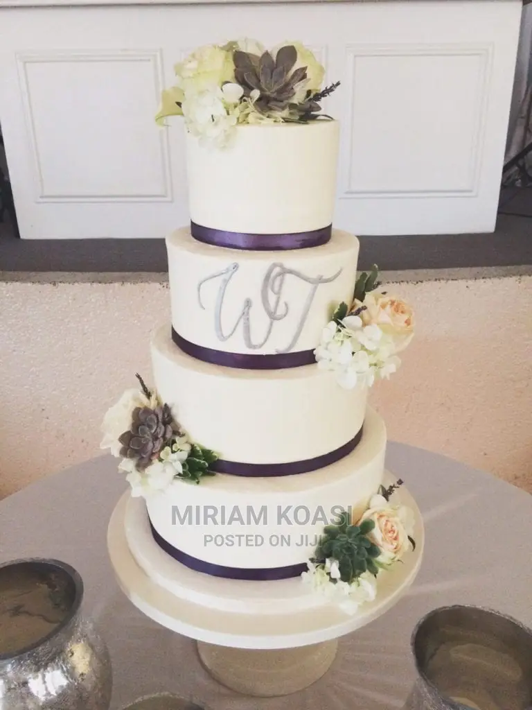 Romantic White Wedding 4 Tiers: Wedding Cake