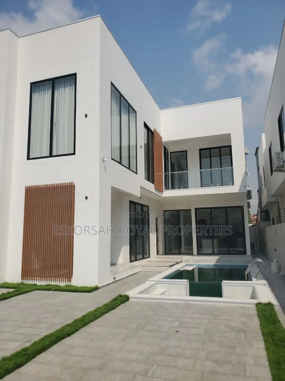 4bdrm House in East Legon, Adjiriganor for sale