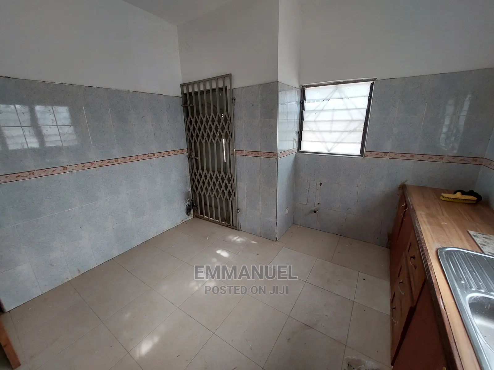 7bdrm House in Amasaman Shikpontele, Ga West Municipal for rent