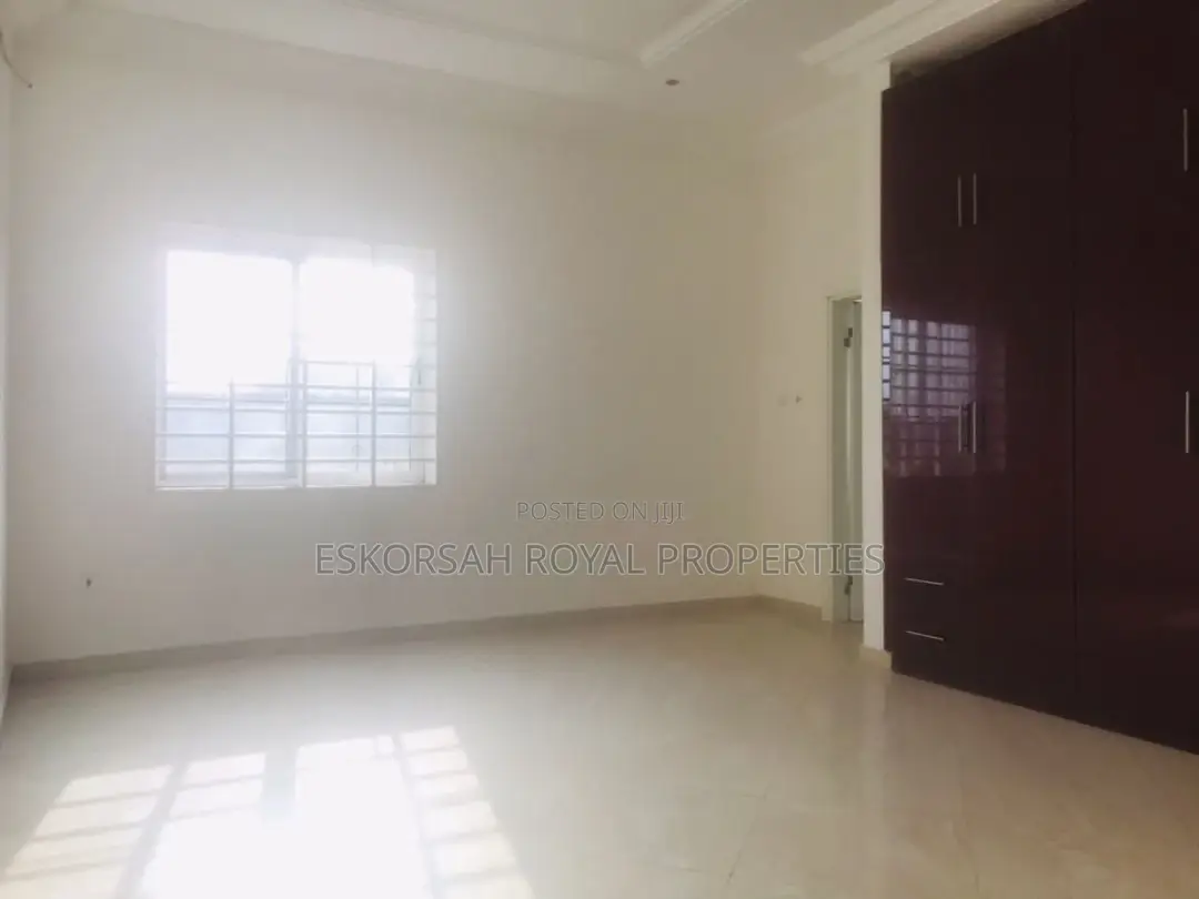 5bdrm House in East Legon Hills for sale