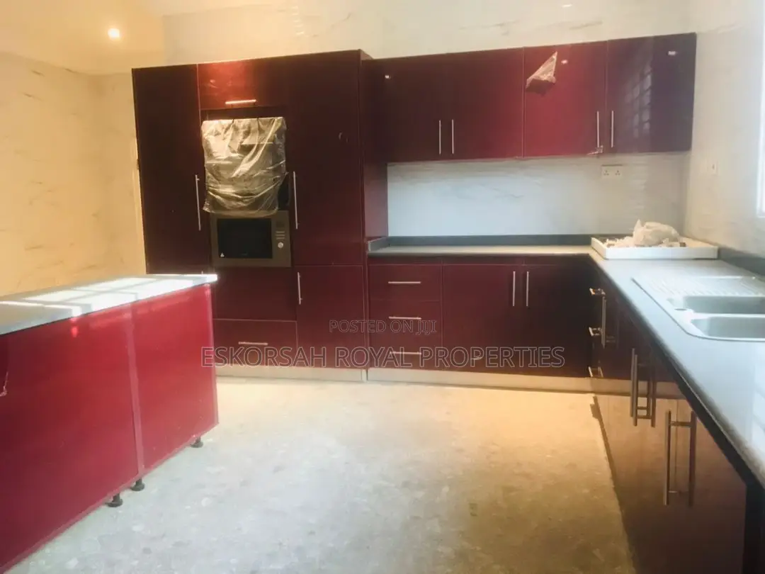 5bdrm House in East Legon Hills for sale