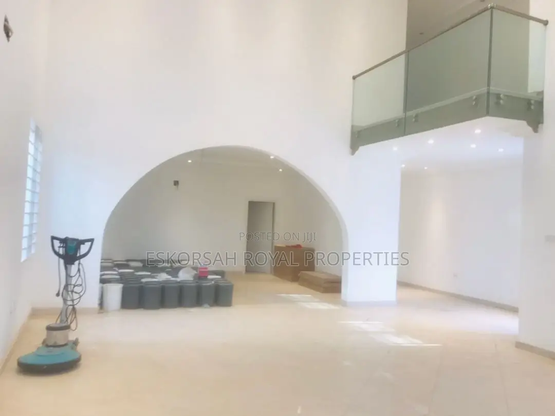 5bdrm House in East Legon Hills for sale