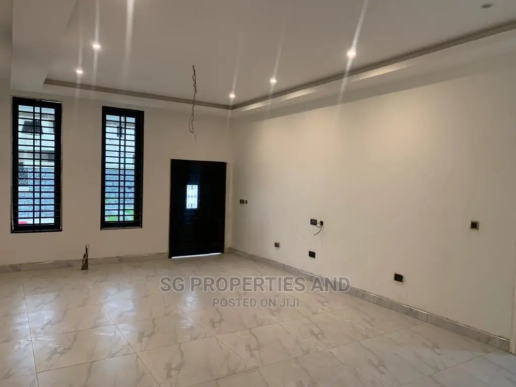 2bdrm Apartment in East Airport for Rent