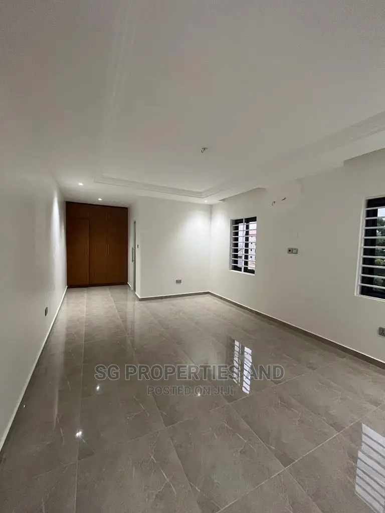 3bdrm House in Sakumono, Accra Metropolitan for Sale